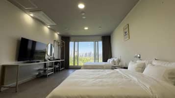 Premier Twin Room, River View | Desk, laptop workspace, free WiFi