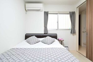 4 bedrooms, iron/ironing board, free WiFi, bed sheets - M HOUSE 4LDK Station 5mins walk JR Loop/Nanba/USJ (大阪市生野区鶴橋)