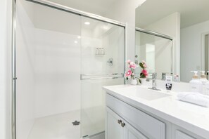 Shower, hair dryer, bidet, towels - Modern 3BR • 2BA Home Near Westgate & Luke AFB (Glendale)