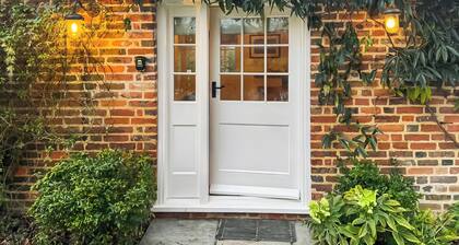 2 bedroom accommodation in Warehorne, Ashford