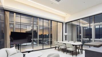 Prestige Suite (City / 2 Doubles) | Free WiFi