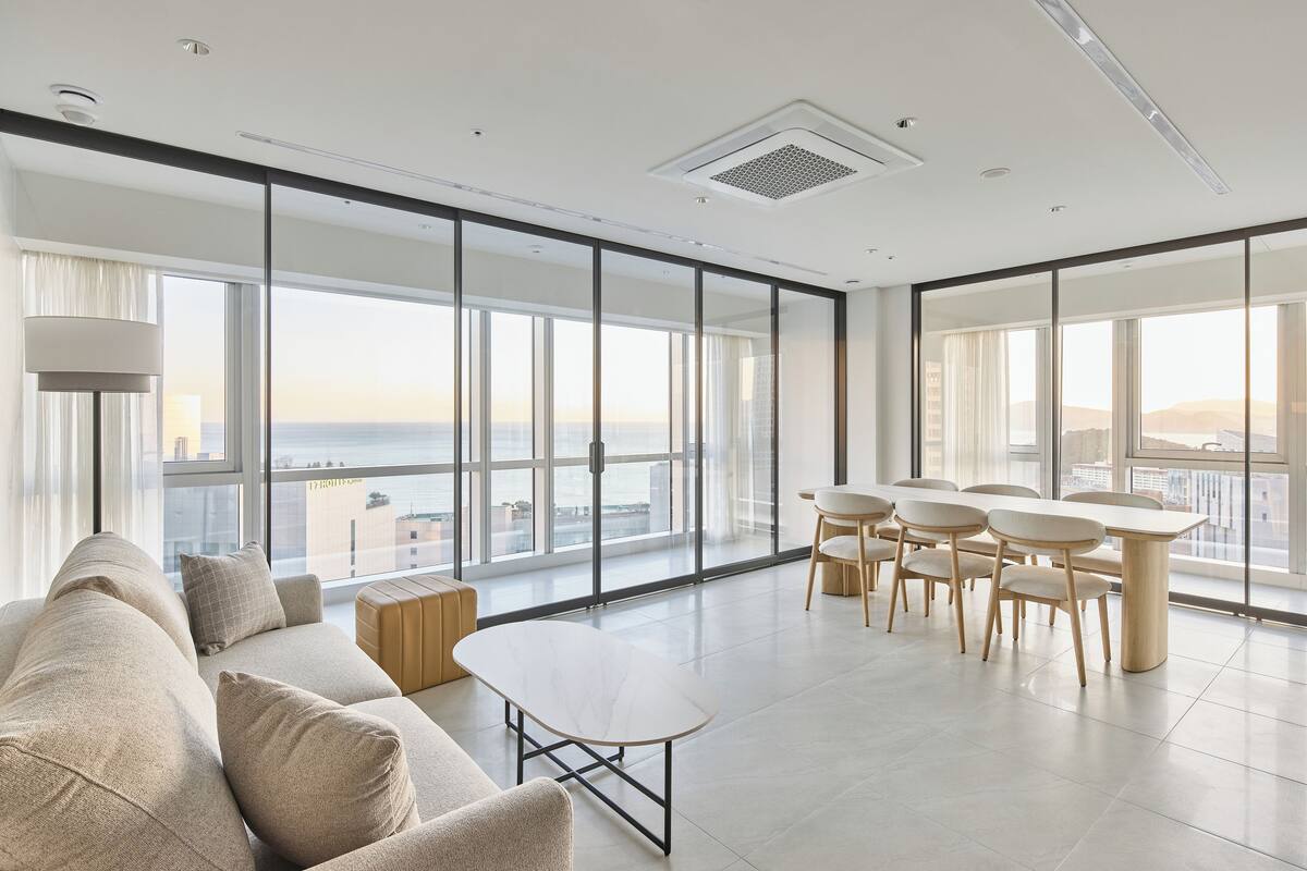 Premier Suite (View Free / Double + 2 Singles) | Free WiFi