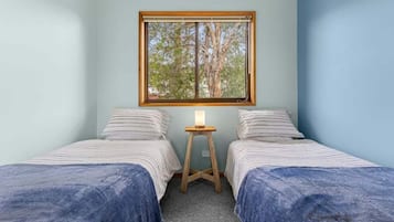 2 bedrooms, WiFi, bed sheets