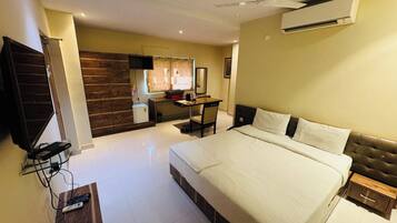 Chambre Double Deluxe | Espace de travail pour ordinateur portable, Wi-Fi gratuit