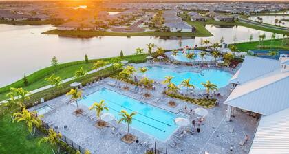 Resort-Style Living! Walkable Bradenton Getaway