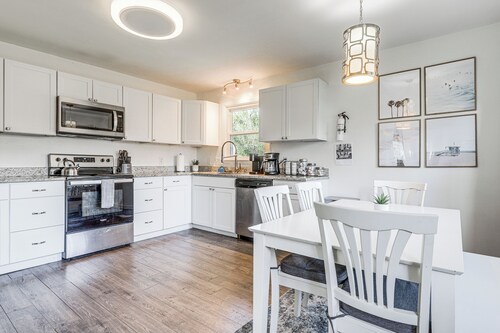 1 Mi to Park Circle: Pet-Friendly Home w/ Yard