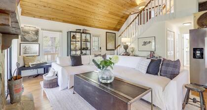 Private Dock on Lake Sinclair: All-Season Retreat