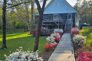 Exterior - Private Dock on Lake Sinclair: All-Season Retreat (Eatonton)