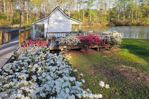 Property grounds - Private Dock on Lake Sinclair: All-Season Retreat (Eatonton)
