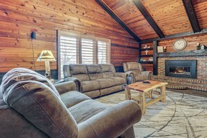 TV, peis og stereoanlegg