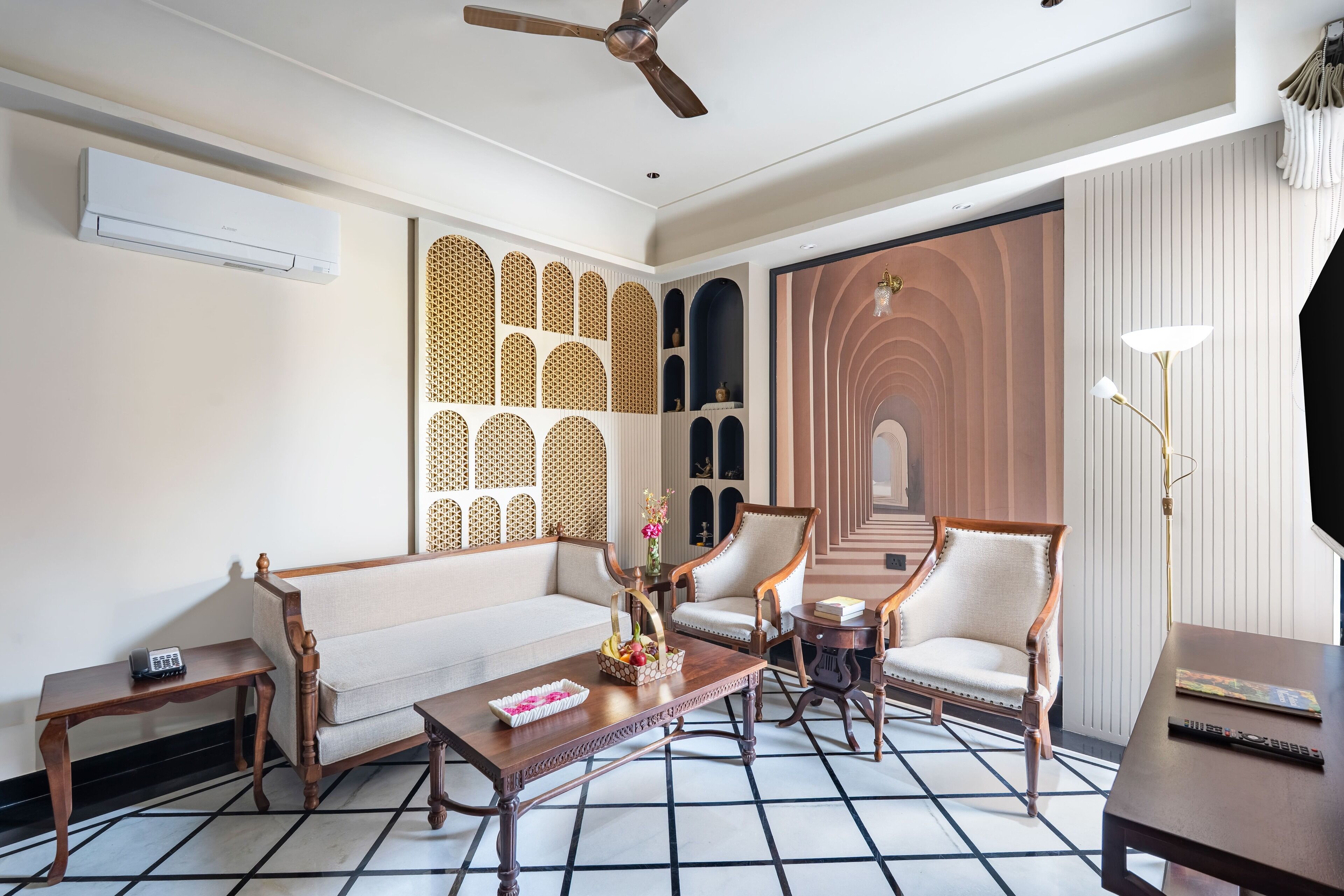 Suite | Free WiFi, bed sheets