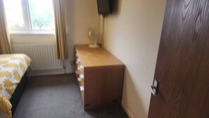 House, 1 Bedroom, Accessible, Smoking | 1 bedroom - Peterborough Nice House With Garden Free Parking (Peterborough)