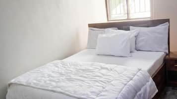 Standard Double Room | Desk, laptop workspace, free WiFi