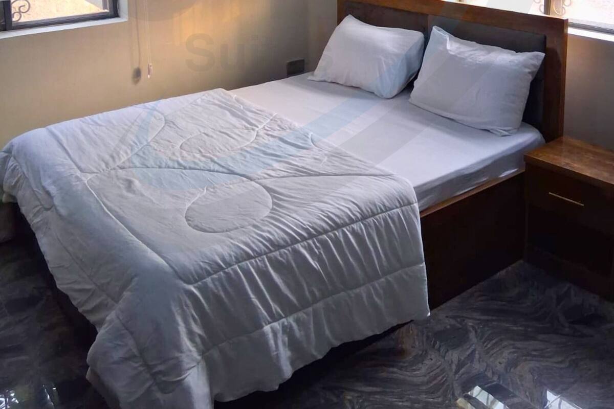 Habitació doble estàndard | Escriptori, espai de treball apte per a portàtils i wifi gratuïta