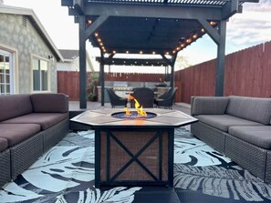 Terrace/patio - 2 Masters, Newly Renovated New Furnishings 4BR 3BA (San Diego)