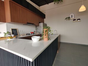 Shared kitchen - The Orchid by FLAT06 (Jakarta)
