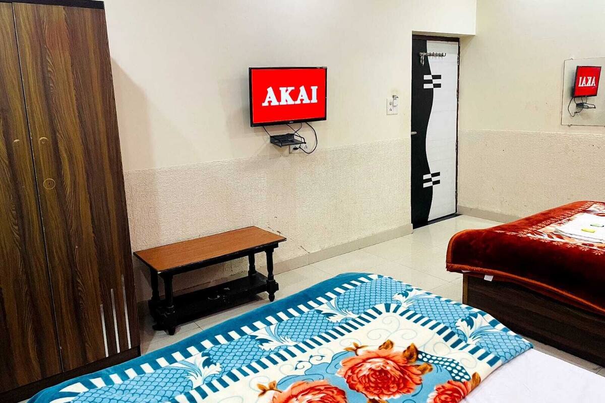 Quarto triplo luxo | Escrivaninha, espaço de trabalho para notebook, Wi-Fi de cortesia