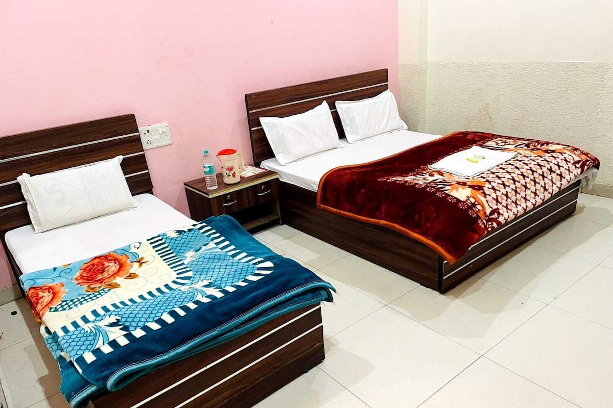 Quarto família | Escrivaninha, espaço de trabalho para notebook, Wi-Fi de cortesia