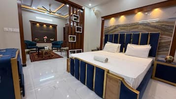 Lydisolert, strykejern/-brett og wi-fi (inkludert)