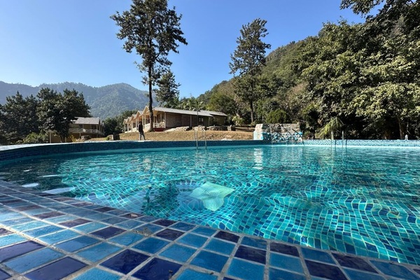 15 outdoor pools