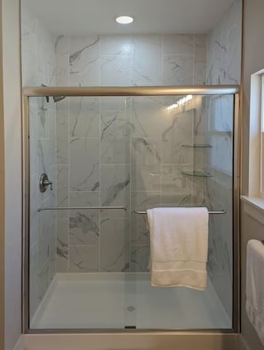 Hair dryer, towels, soap, shampoo - The Blue Ozark- MTB, Remote Work, and Family Ready (Bella Vista)