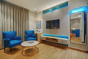 Superior Double Room, City View - Hotel Highway Greens Near VR Punjab Mall Airport Road Mohali Chandigarh (Mohali)