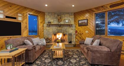 Scenic Catskills Retreat • Pool, Hot Tub, Lake & Game Room | Mountainview Estate