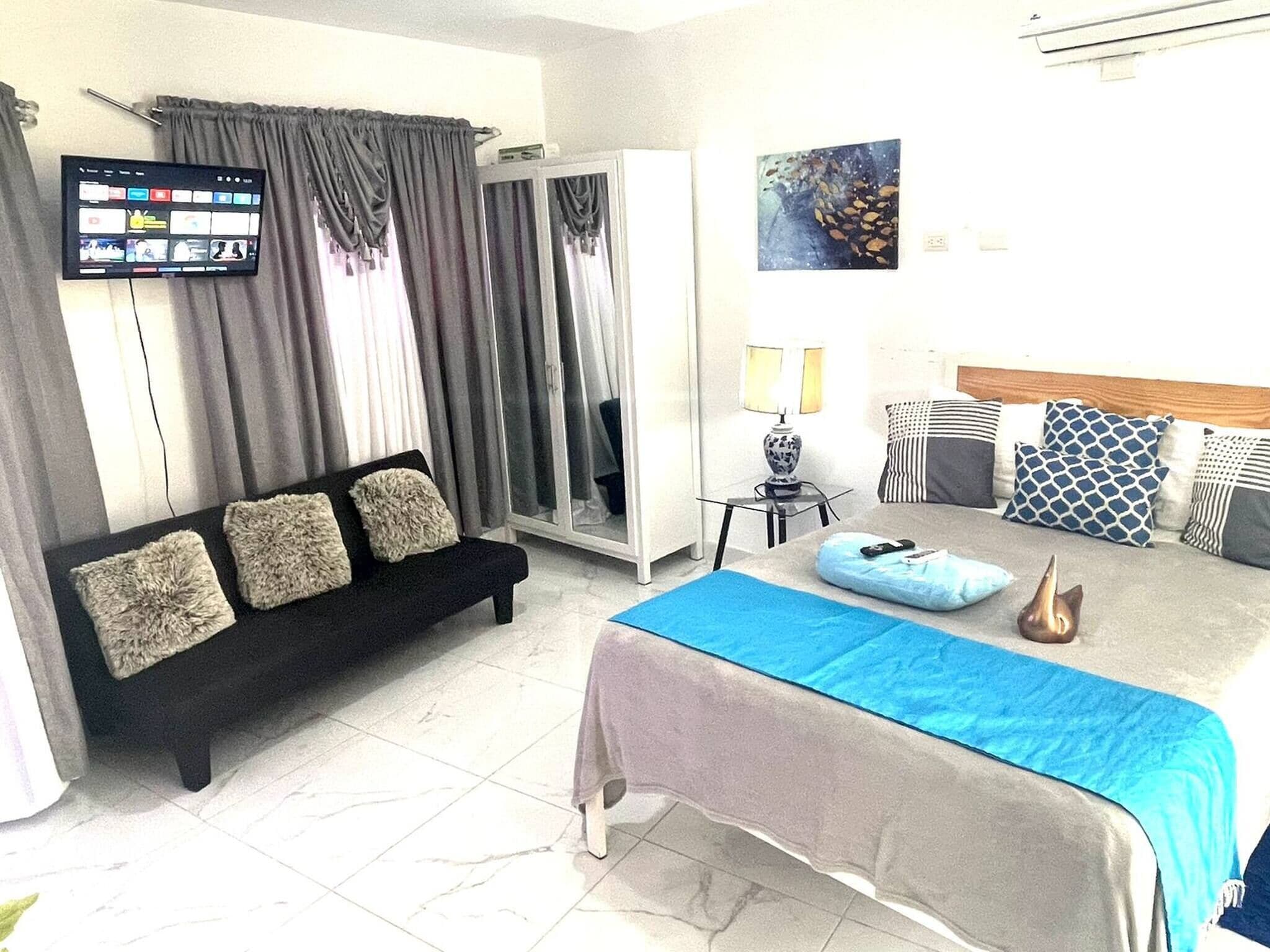 Fer et planche à repasser, accès Internet, draps fournis