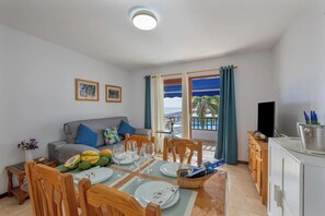 Dining - Charming 1-Bedroom Apartment with Sea Views in Breña Baja (Breña Baja)