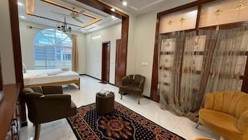 Soundproofing, iron/ironing board, free WiFi