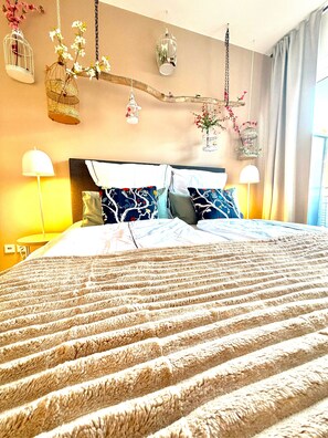 2 bedrooms, desk, iron/ironing board, free WiFi