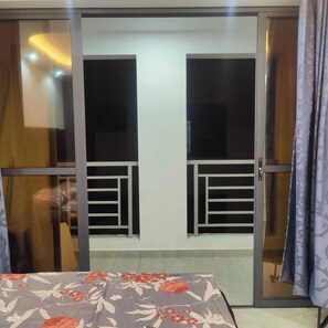 Iron/ironing board, Internet, bed sheets, wheelchair access - Private Stylish Flat in Nyali Mombasa with Pool near Beach (Mombasa)