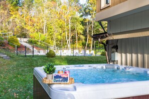 Bain à remous extérieur