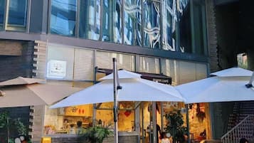 Junior Suite, City View | Outdoor dining