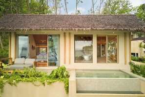 Ocean Front Pool Villa | Premium bedding, in-room safe, laptop workspace, free WiFi - Amber Yao Noi (Ko Yao)