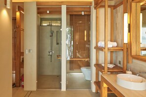 Ocean Front Pool Villa | 고급 침구, 객실 내 금고, 노트북 작업 공간, 무료 WiFi