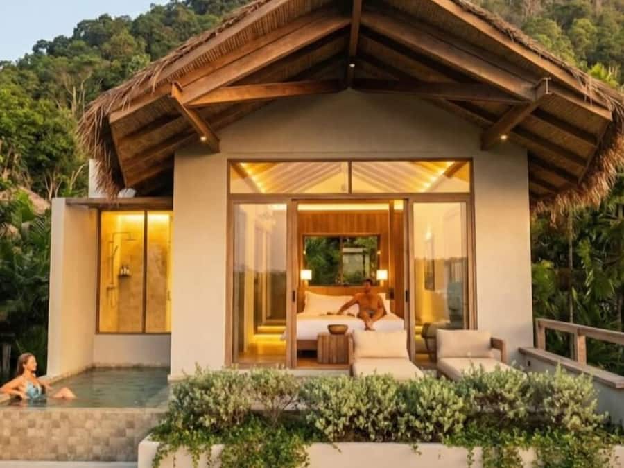 Ocean View Pool Villa | Roupas de cama premium, cofres nos quartos