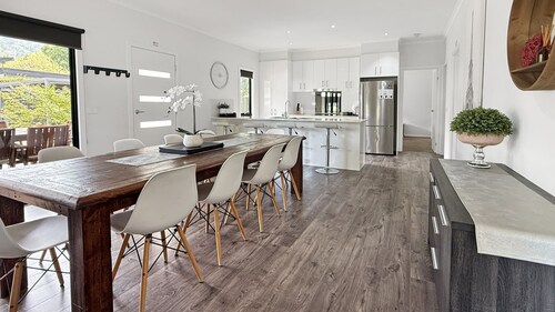 Snowgum Bright 2 - Located in the heart of Bright!