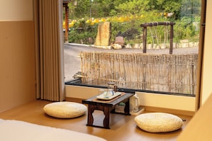 Loft Basic, balkon, pemandangan gunung | Interior