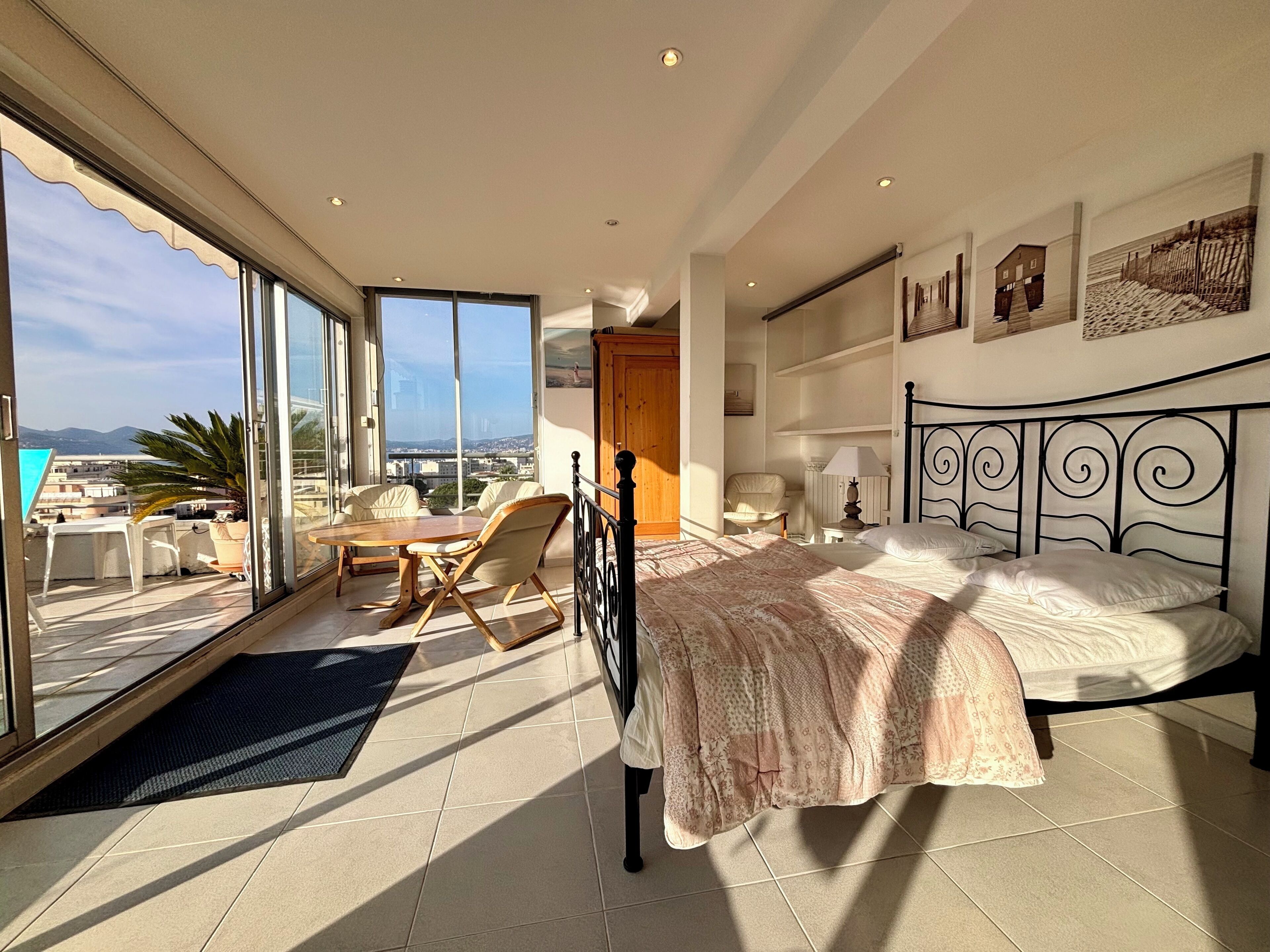 Internet, bed sheets