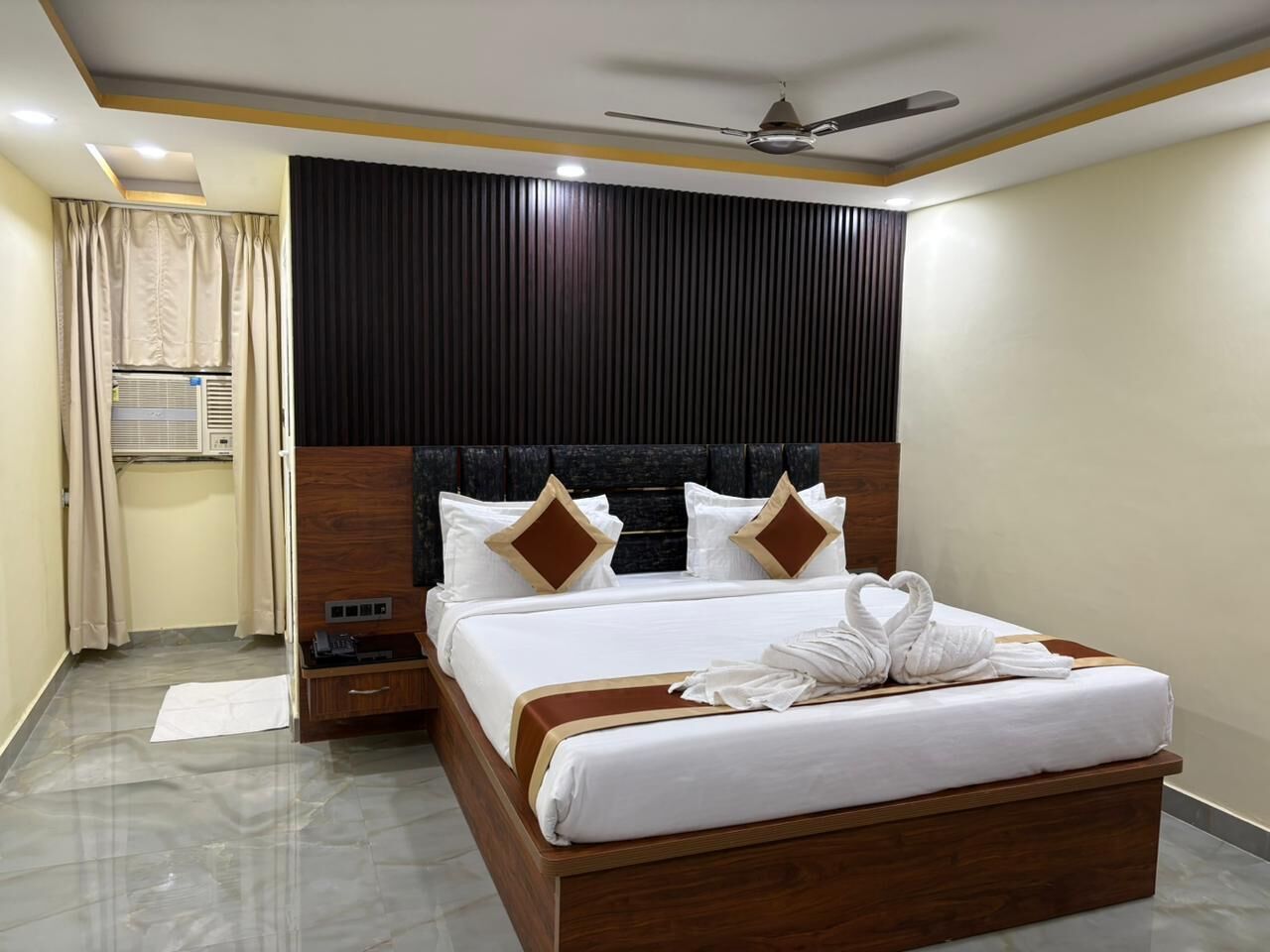 Club Room | In-room safe, rollaway beds, free WiFi, bed sheets