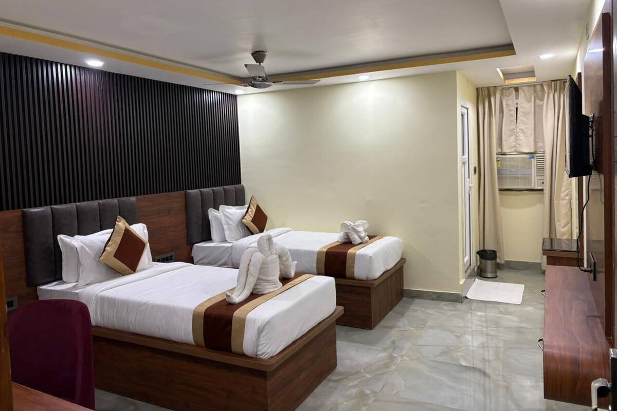Premium Room | In-room safe, rollaway beds, free WiFi, bed sheets
