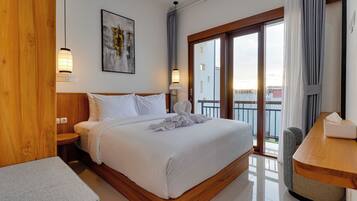 Villa, balkon, uitzicht op zwembad | Een kluis op de kamer, gratis wifi, beddengoed