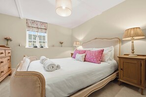 2 habitaciones, escritorio, tabla de planchar con plancha y wifi gratis 