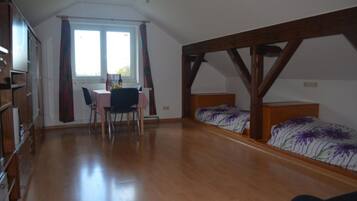 Vauvan matkasänky, ilmainen Wi-Fi