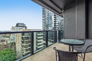 Property grounds - Bright Apartment with City Views in Trendy Locale (South Yarra)