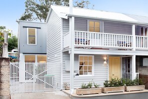 Exterior - Spacious 3-Bed Family House with Courtyard (Balmain)