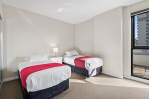 2 bedrooms, iron/ironing board, bed sheets - Chic Inner City Convenience, with Secure Parking (South Melbourne)