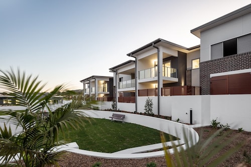 3-Bed Apartment in Beautiful Kiama with Study Nook