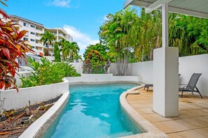 Pool - Trinity Beach Retreat with Pool and Scenic Views (Trinity Beach)